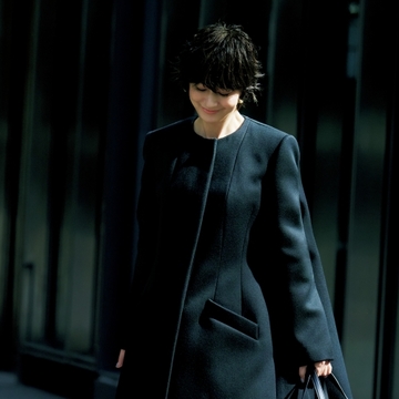 歩いても止まっても360度かわいいAラインシルエットのコート【富岡佳子「印象派コート」で出かけよう】