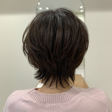 美容師さんと作る、個性やオーラを引き出す50代の似合わせショート