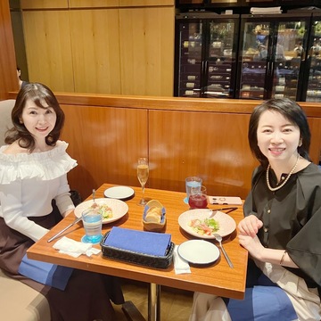 GUのワイドパンツで緑に囲まれた大手町ランチ