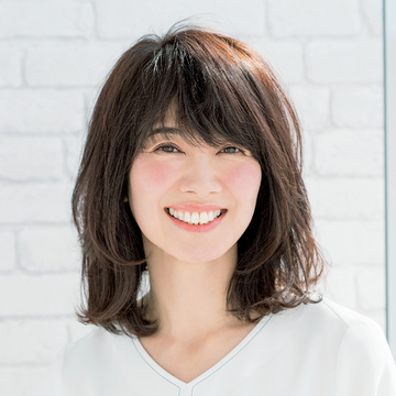 清潔なセンシュアリティが魅力な、大人のミディアムヘア　五選
