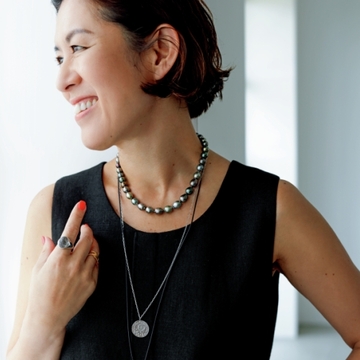 【大草直子さんの夏ファッションQ&A】夏のアクセサリーをこなれさせるコツは？