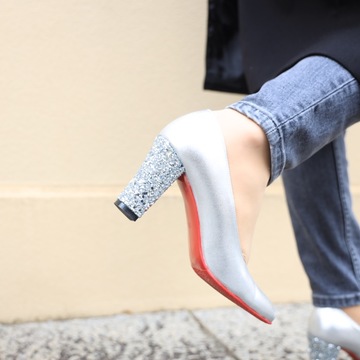 足にジャストフィットするオーダーメイドのぴったりキラキラパンプス♪