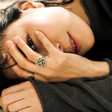 フィット感に癒される！ハムの「シグネットリング」【板谷由夏×伊藤美佐季の「ドラマを生むジュエリー」】