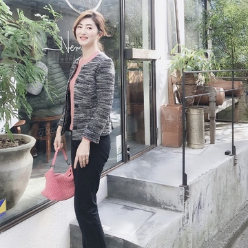 差し色ピンクコーデ