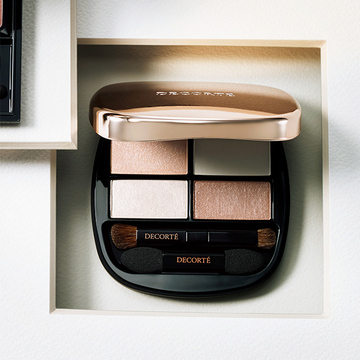 自然な目力アップをねらう「肌なじみ系」アイカラーパレット　五選