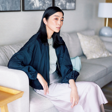 【極薄ブルゾンコーデ】品のあるネイビーブルゾンは控えめなツヤ感が決め手