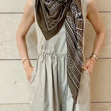 気持ちの上がるバンダナ柄ストール