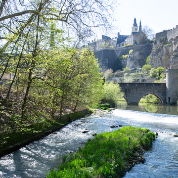 唯一無二の美しさを見せる旧市街と、モダンな新市街を歩く【エクラ7月号「暮らしたくなる、ルクセンブルク」WEB特別篇３】