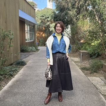 優秀！万能ユニクロデニムシャツでカフェランチ