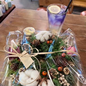 今年は早めのクリスマスリース作り