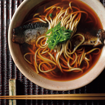 【50代 大人心をくすぐる神楽坂グルメ】そばと日本酒で、最幸の夕餉を「生蕎麦 い志井」