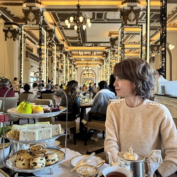 香港ペニンシュラのアフタヌーンティーへ