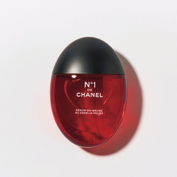 【2025年下半期 審査員たちの私的ベストコスメ】シャネルの美容液ミスト、自信をくれるディオールのルージュほか