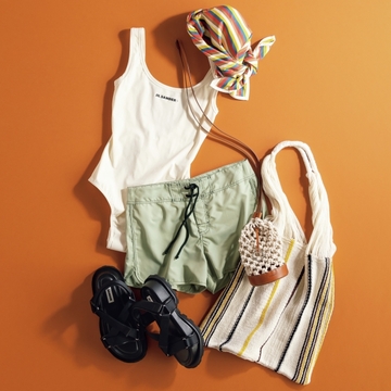 ジル サンダーの水着はタウンカジュアル感覚で着こなして【大人の水着スタイル】