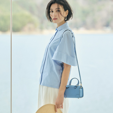 【新ブルーシャツ】淡色のストライプ柄がクリーンさをプラスするコーデ