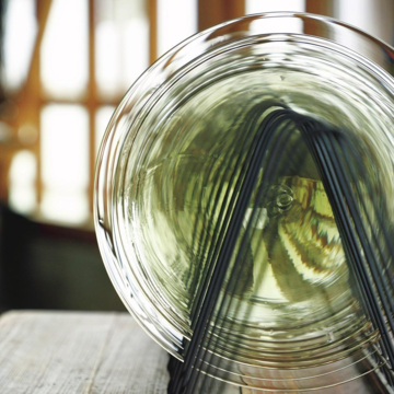 【心ときめくガラスを探して】ガラス作家ピーターさんの世界観を感じる工房へ