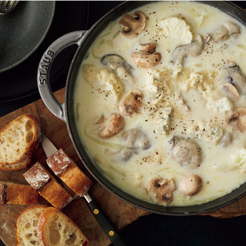 【堤人美さんの絶品鍋】ブルーチーズがアクセントに！「牡蠣のブルーチーズ鍋」