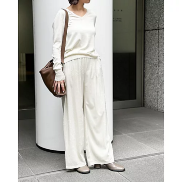 旅行・お出かけに最適！大人のための上品「ベロアパンツ」が優秀すぎる【E by eclat・50代ファッション】