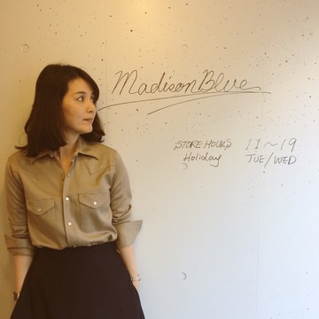 マディソンブルーの美人シャツ
