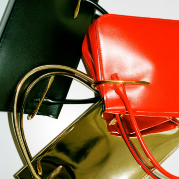 【eclat’s pick up】ジバンシィの新作バッグ「ピンチ」が50代の装いにスパイスを加える