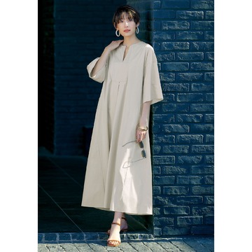 ここでしか買えないエクラ別注アイテム、大人を素敵に見せる春のワンピースと小物