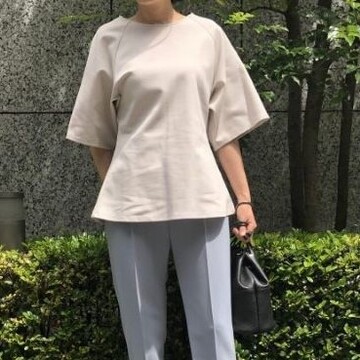 160cm台のバイヤーTが試着！ELIN×eclat メリハリシルエットが光る＂ほめられトップス＂「ラグランスリーブT」