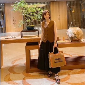 ジレ＋キャミワンピースコーデで《椿山荘》ビアテラスへ