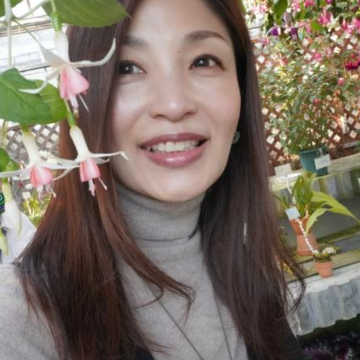 梅も桜も胡蝶蘭まで…花々に囲まれ春の訪れを楽しんで来ました♪