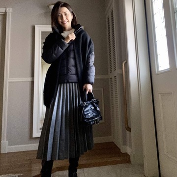 UNIQLOライトダウン×黒小物コーデ