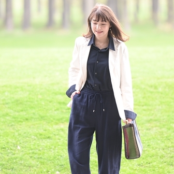 大人のネイビーコーデ