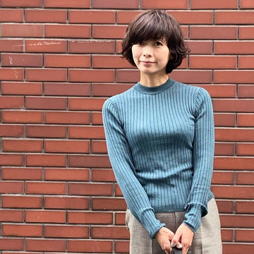 ユニクロUの本命くすみカラーニット