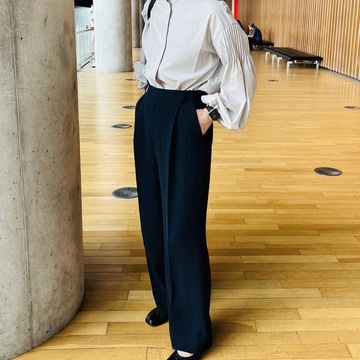 人気エディター発田美穂さん　E by eclat 10着を着てみました♪　vol.1「袖ピンタックボリュームブラウス編」