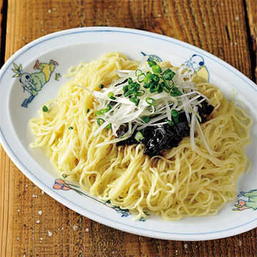 カフェのような中華店「also」の名物の豚ワンタンが絶品！