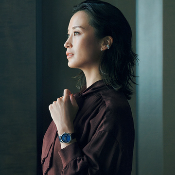 ブルーの美しい文字盤に目を奪われる「パテック フィリップ」の新作腕時計