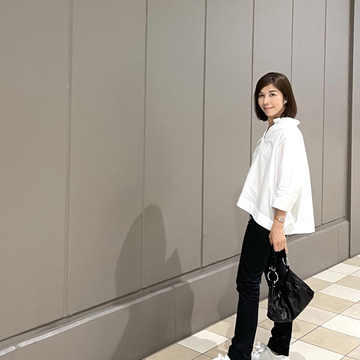 ➕Ｊの魅力　３６０度どこから見ても素敵シャツ