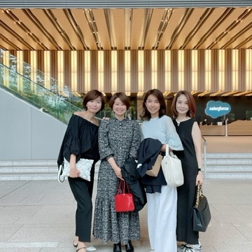 丸の内で華組同期ランチ会