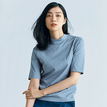 大人を素敵に見せる「くすみブルー」アイテムを投入！