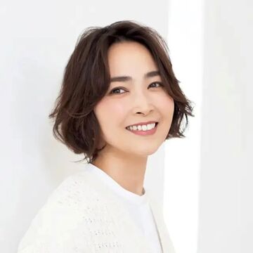 大人の上品さと可愛さが魅力「ショートボブ5選」センターパートが今っぽい