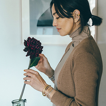 冬の装いはブレスレットの“素材MIXの重ねづけ”で差をつけて