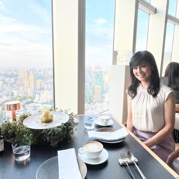 ステキ美味しいアジアンビストロでランチ＆へんてこりん、へんてこりんな世界「特別展アリス」と穴場のコラボカフェ