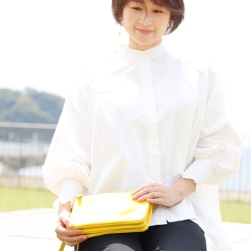 今年らしさ満点！バンドカラーの白シャツはプチプラで気軽に♪