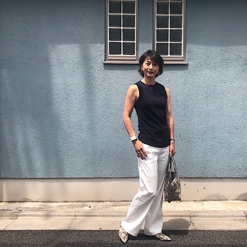 シンプル服に小物でパンチ、が好きです。