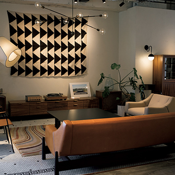 ミッドセンチュリー好き必見の「COMPLEX UNIVERSAL FURNITURE SUPPLY」【今、訪れたいインテリアショップ①】