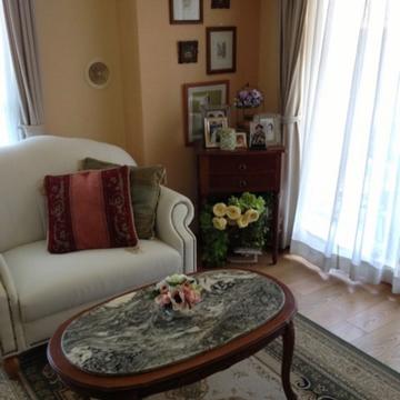 真っ白い壁を部屋ごとに好きな色に！マンションリフォーム