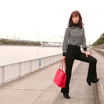 GU × UNDERCOVERのニットでモノトーンコーデ