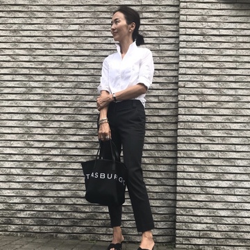 好みの配色♡ブラック&ホワイトの大人のBIGロゴトート！