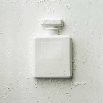 永遠のモダニティ「シャネルN°5」100年の時を超え愛される魅力を語る