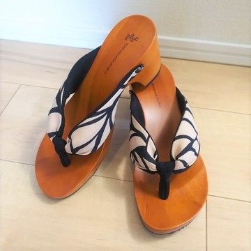 洋服に似合うゲタを見つけました！