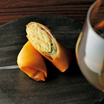 ワインとの相性も抜群！食通の大人に支持される酒場中華「O2」