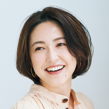 レイヤーとローライトカラーで自然な立体感を生み出すボブヘア【50代髪型・ヘアスタイル】